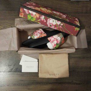 GUCCI Womens GG Supreme Slide "BLOOMS"